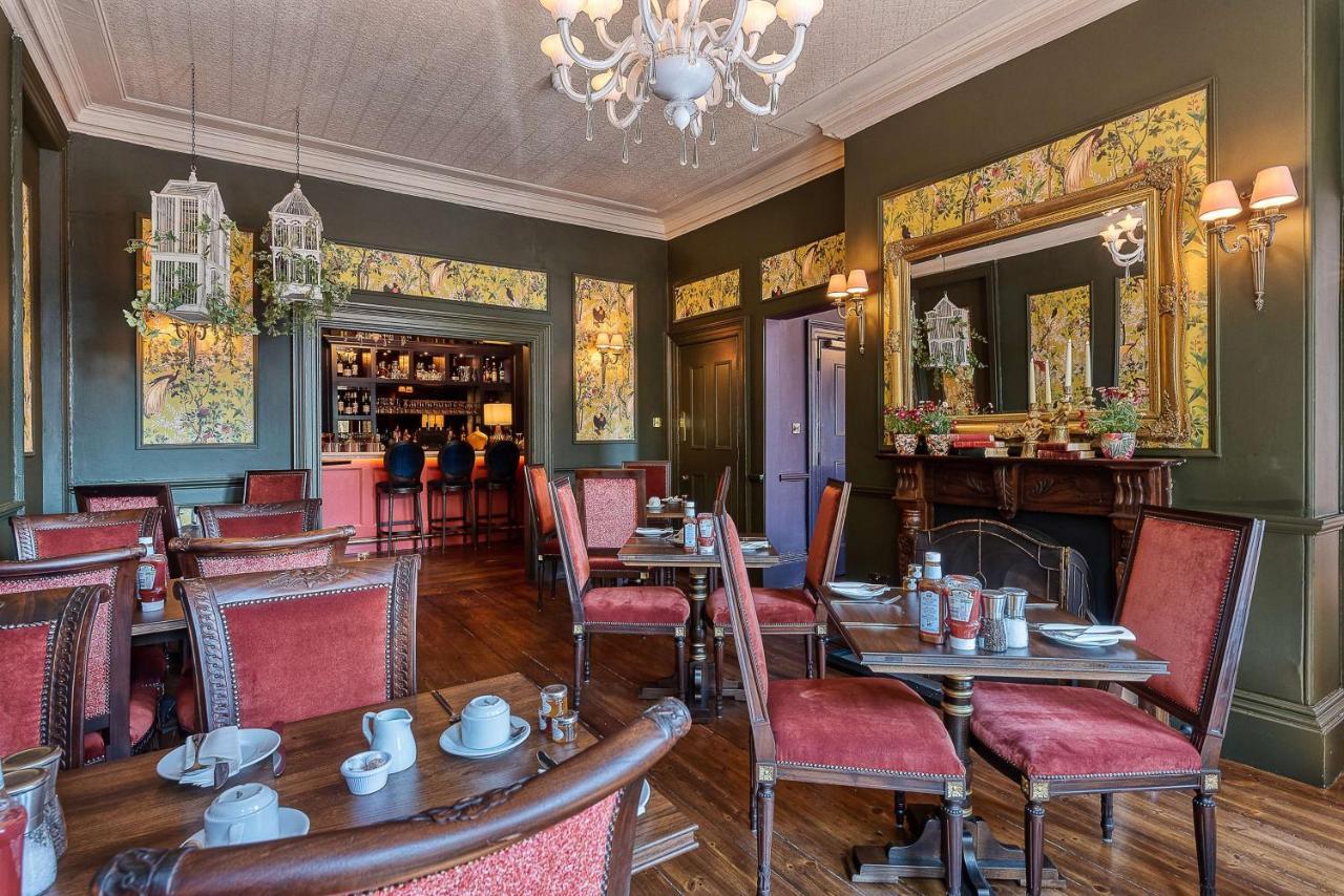 فندق مارمادوكيس تاون هاوس، بي دابليو بريمير كولكشن يورك المظهر الخارجي الصورة The restaurant at The Old Vic